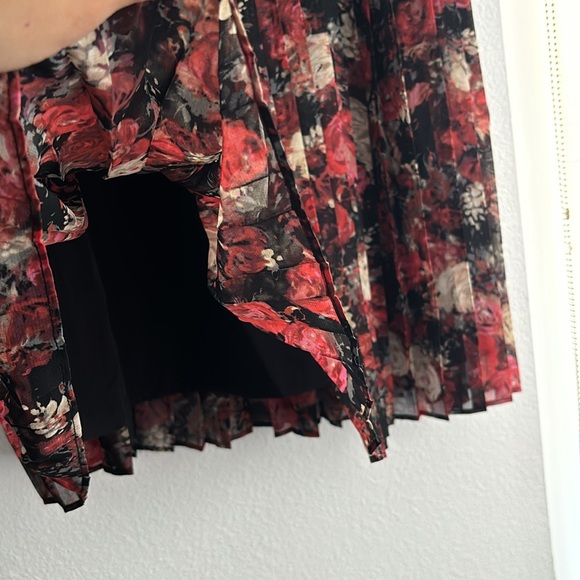 Forever 21 pleated satin midi skirt sz S - Picture 3 of 9